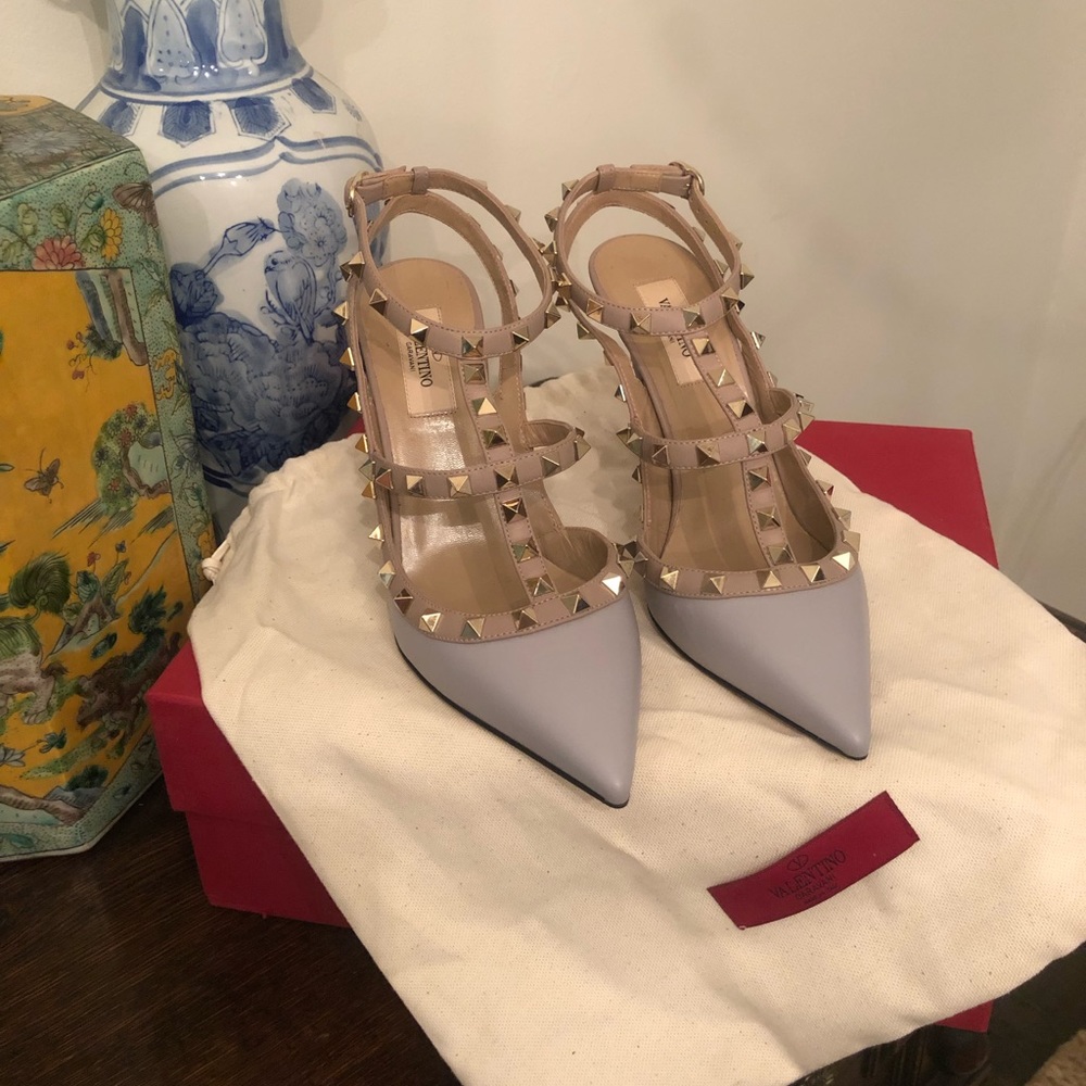 Brand New Never Worn: Valentino Rockstud Pumps